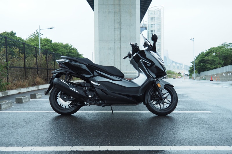 フォルツァ サイドビュー