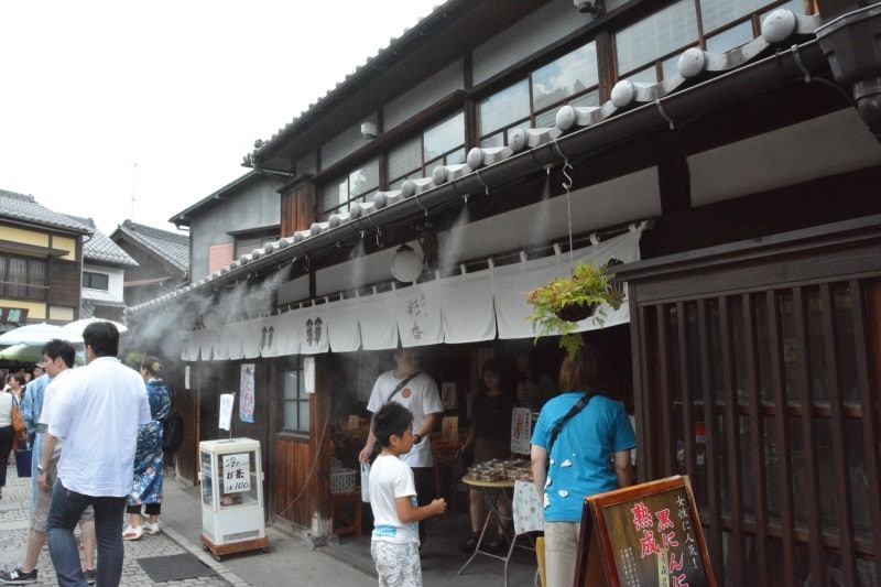 「菓子屋横丁」で漬物を扱う「三代目彩香」