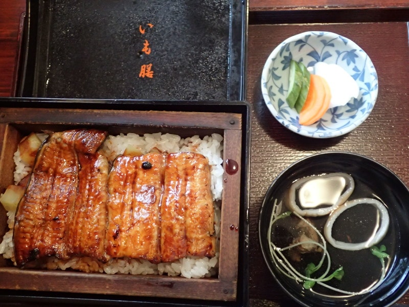 「うなっ子」の「いも重」