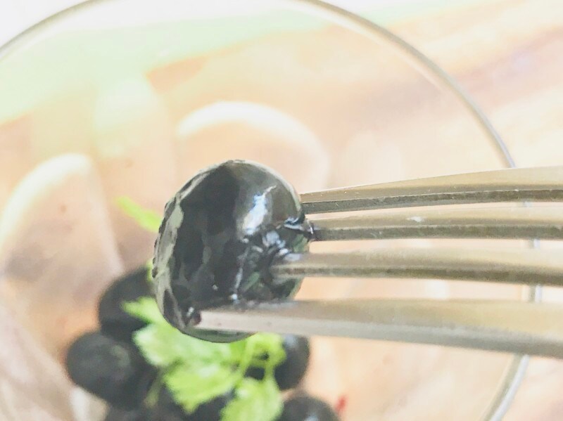 フォークで刺さるくらいの溶け感、果実の香りと甘みがたつ