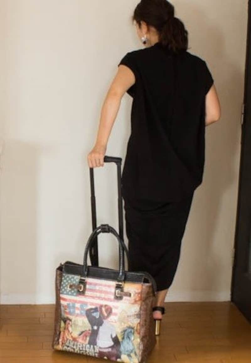 転がして歩くので疲れません