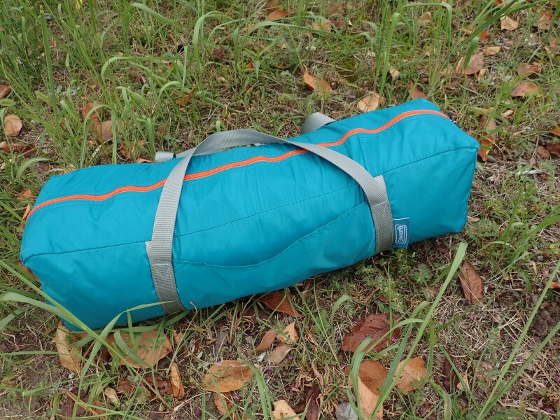 持ち運びに便利な収納ケース付き