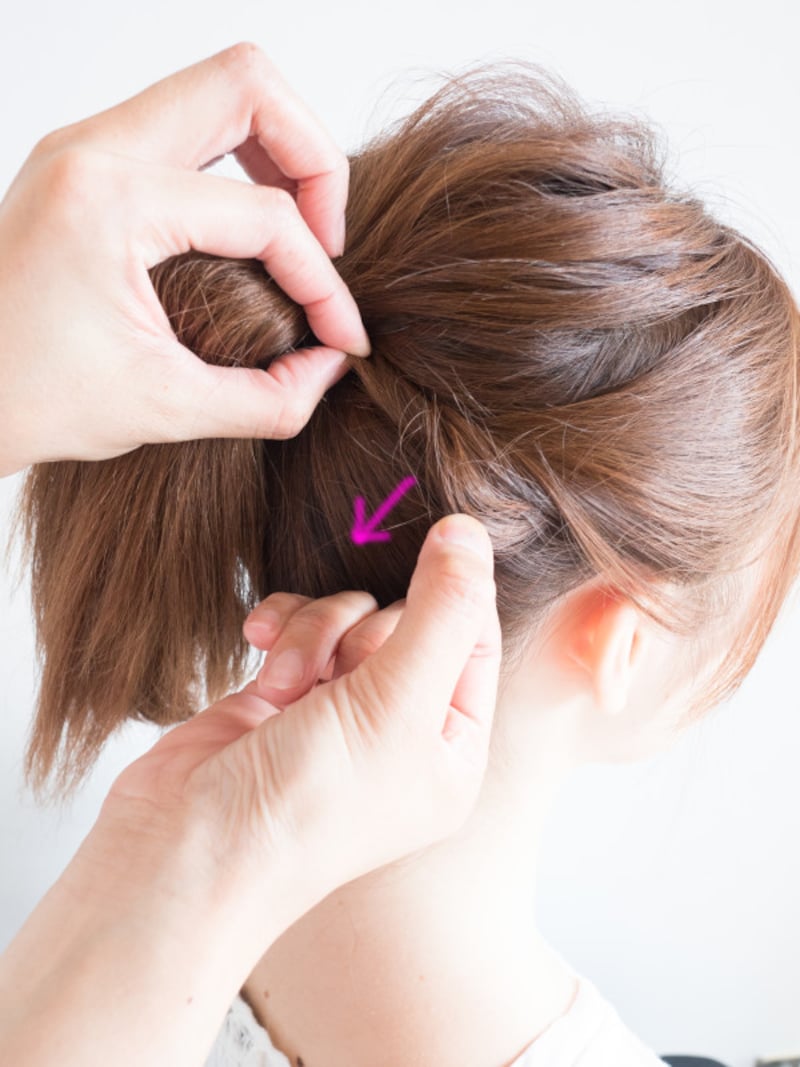 片手で押さえながらサイドも引き出す