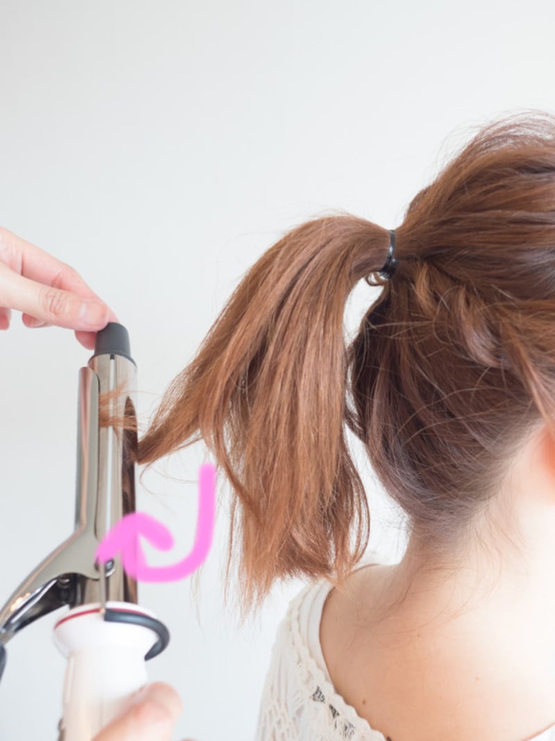 毛先を薄くとって外ハネにする