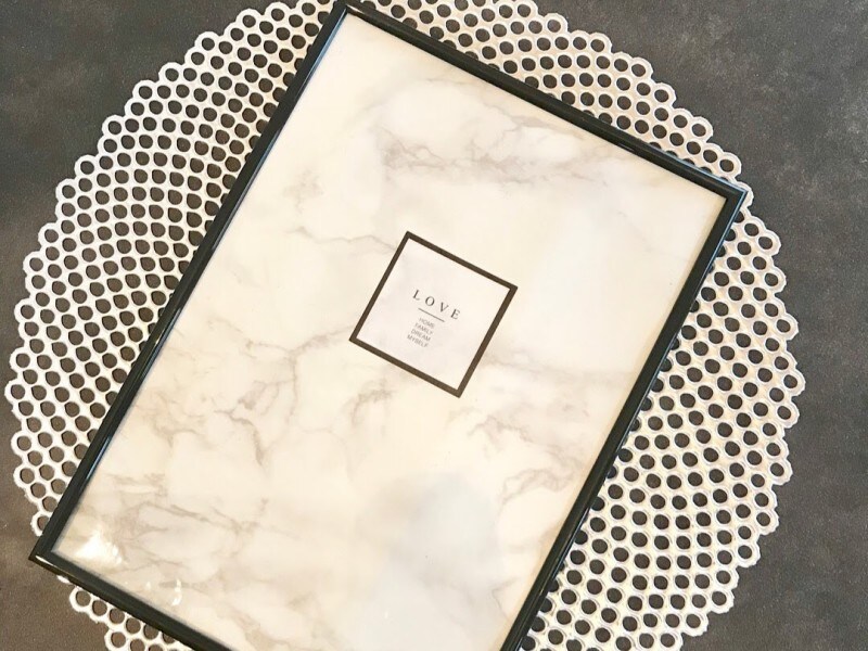 フォトフレームの台紙に張ってインテリアボードに