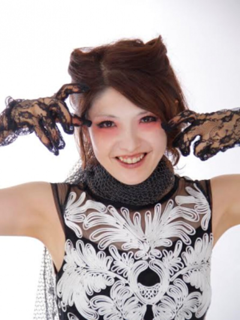 人気の猫と魔女を組み合わせたキュートなスタイル!