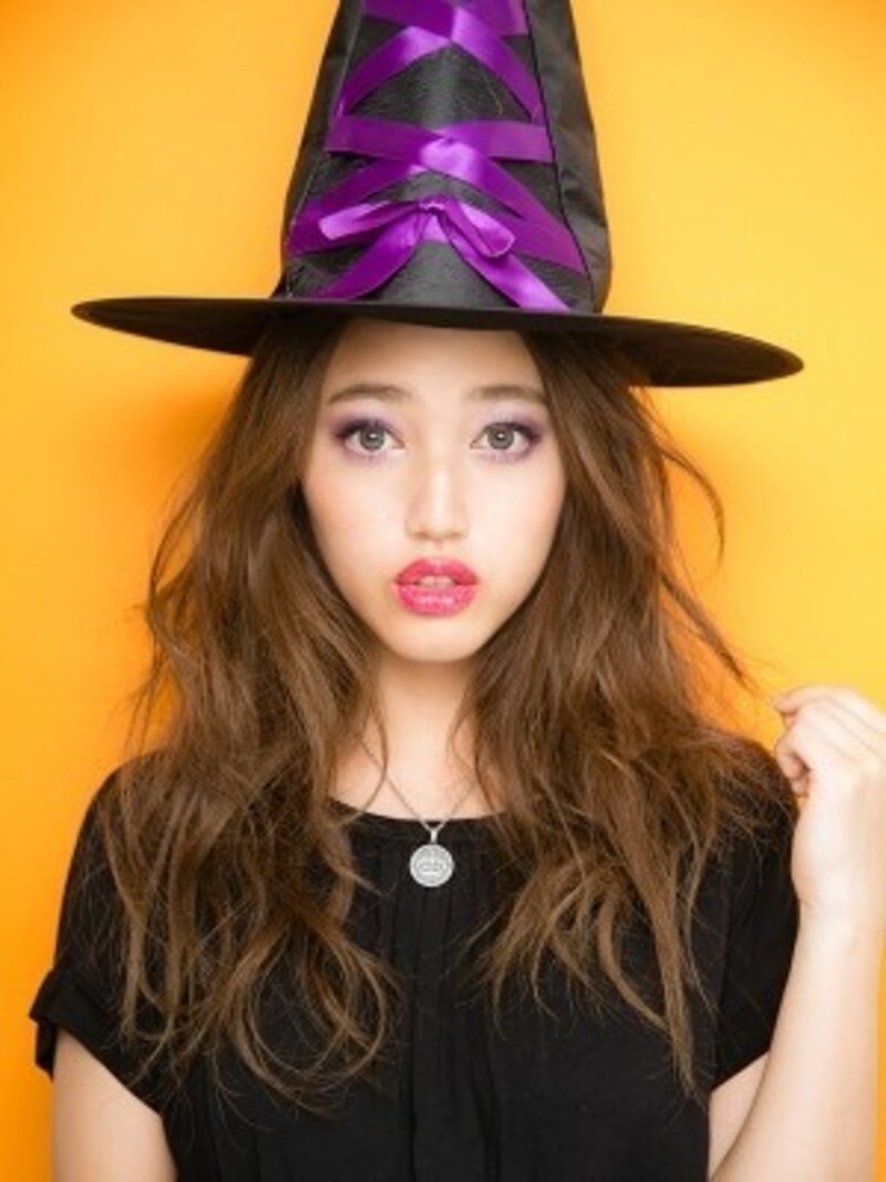 定番のかわいくセクシーな魔女メイク