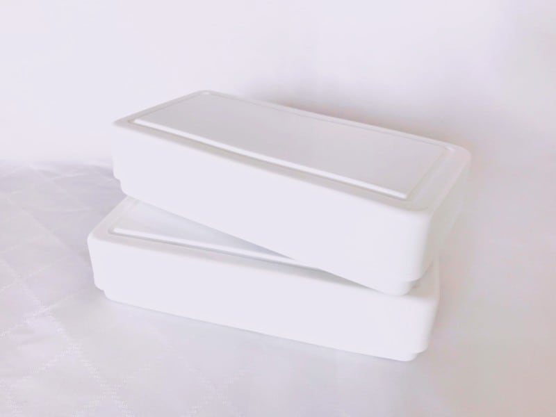 シンプルでスッキリしたデザインが人気の粘土ケース