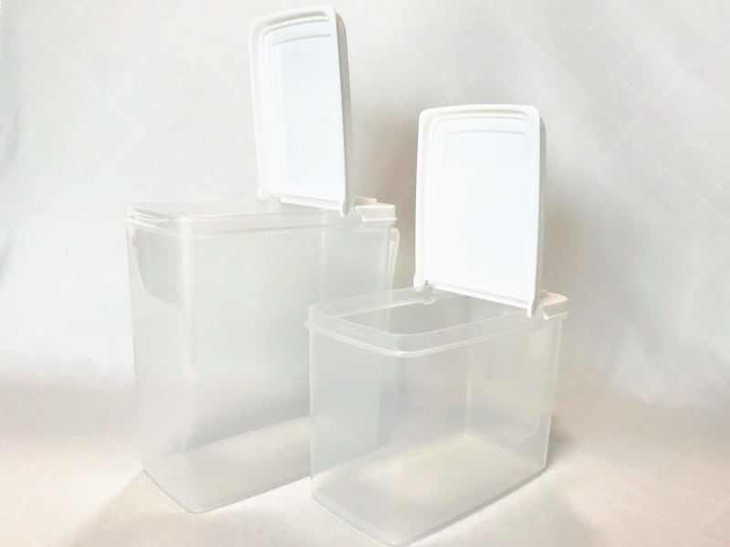 フタがカチッと立って中の物が出し入れしやすい