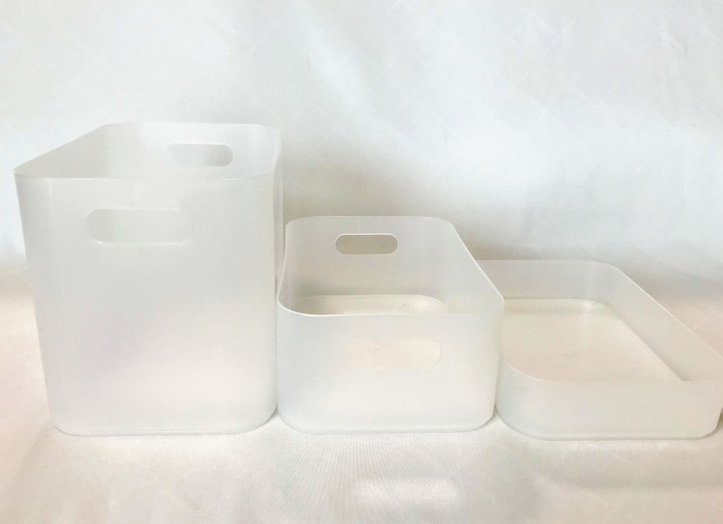 半透明でスッキリした形の積み重ねボックス