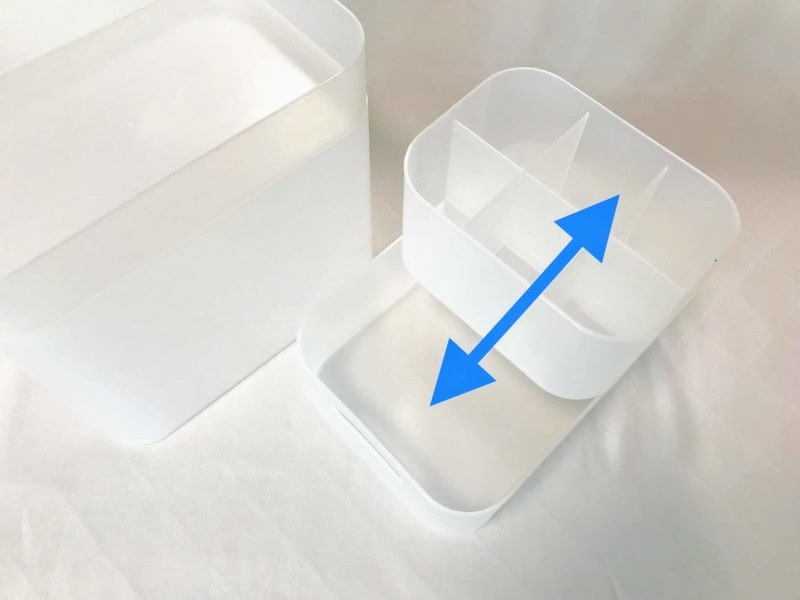 同サイズだけでなく、半分のサイズでも積み重ねることができ、スライドして移動させれるのも特徴