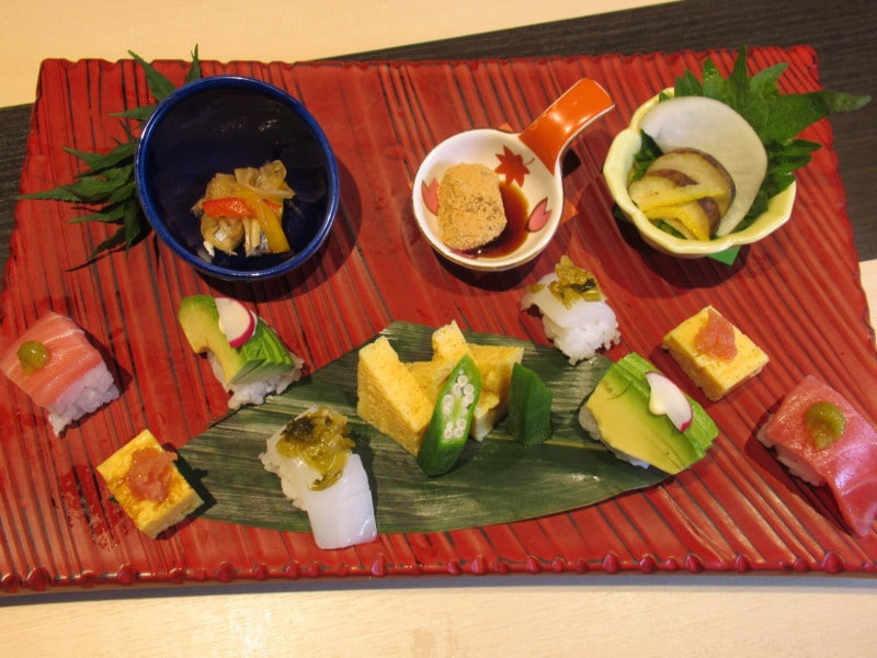 初夏のミニ寿司プレート