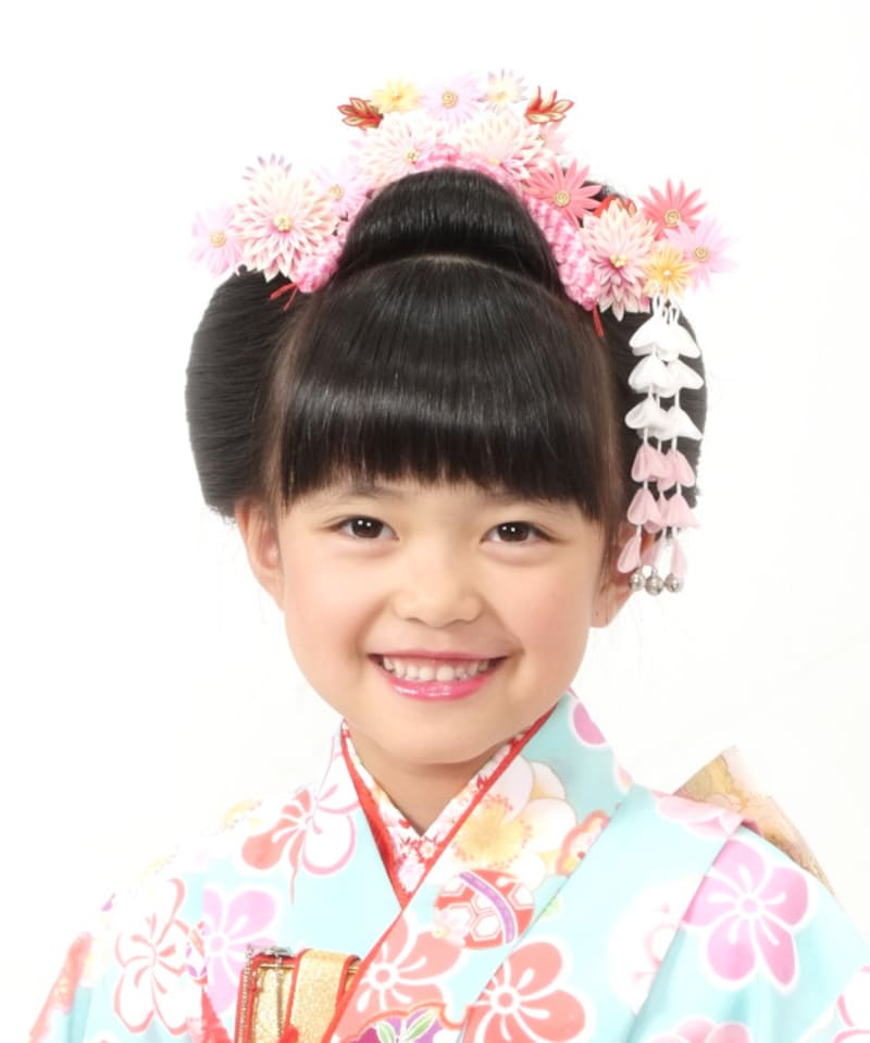 伝統的な日本髪: いつの時代にも愛される七五三ヘアスタイル・髪型(7歳女の子)