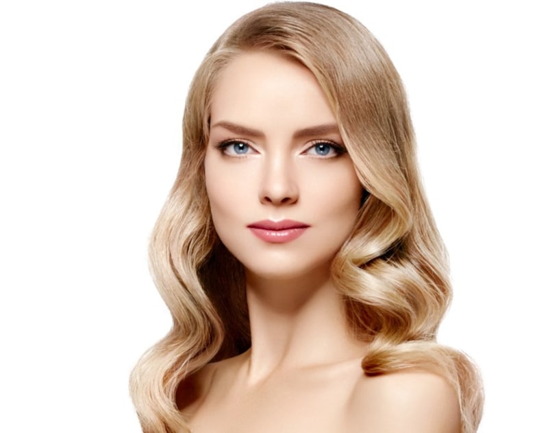 金髪にしたときは、アイブローや眉マスカラも吟味して使用しましょう