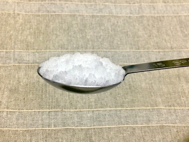 大さじ1のほかに大さじ1強や大さじ1/3、ひとつまみなど、計量の表現には色々な種類があります