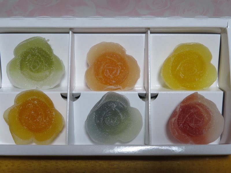 エレガントな花柄に仕上がったフラワーゼリー