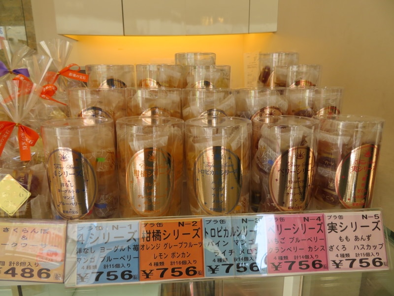 1種類の果物のゼリーを味わい続けることができるプラ缶