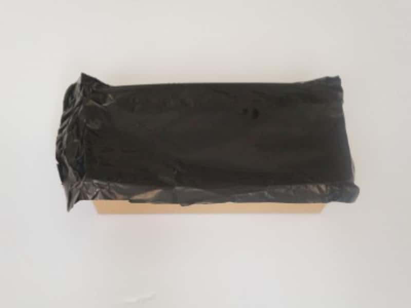 アルミホイルをパウンド型よう一回り大きく切ります。