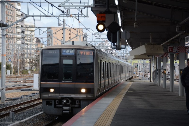 新大阪駅から大阪駅までは在来線に乗車する