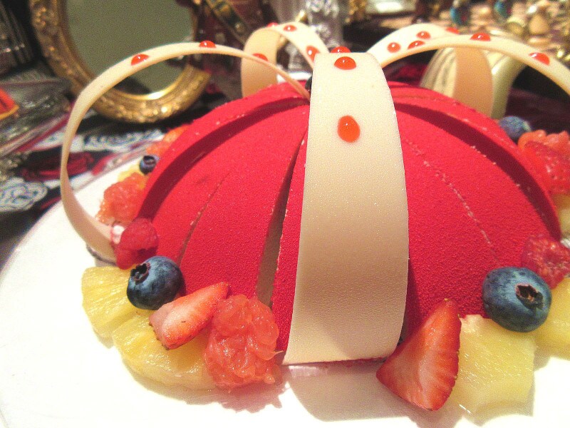 ヒルトン東京 マーブルラウンジ 女王陛下アリス