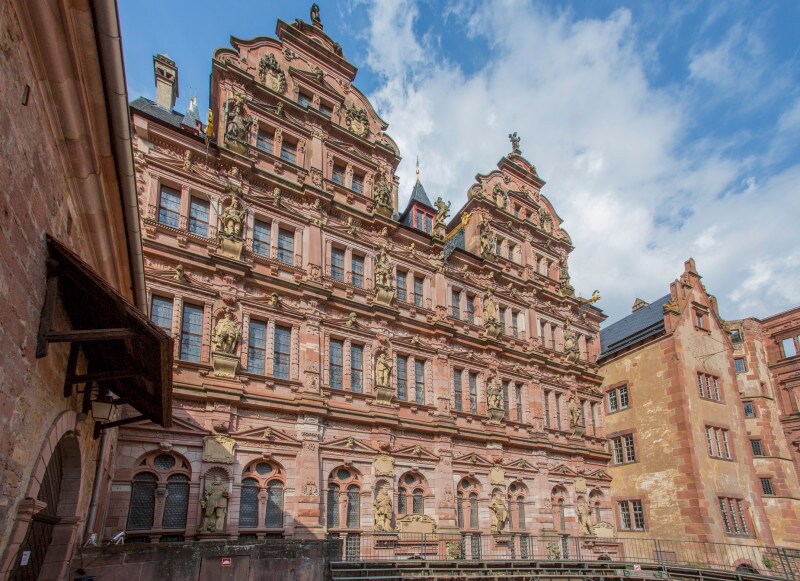 様々な建築様式がみられる世にも美しい廃墟、ハイデルベルク城。