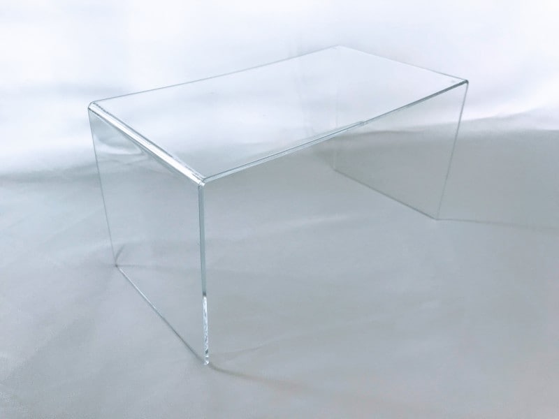 食器収納のコツ：ダイソーのディスプレイスタンドも使える