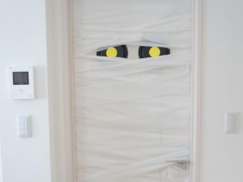 ハロウィン飾りつけ手作り！ミイラのドアデコレーション