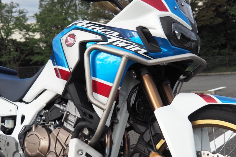 転倒時に車体のダメージを抑える装備はありがたい!