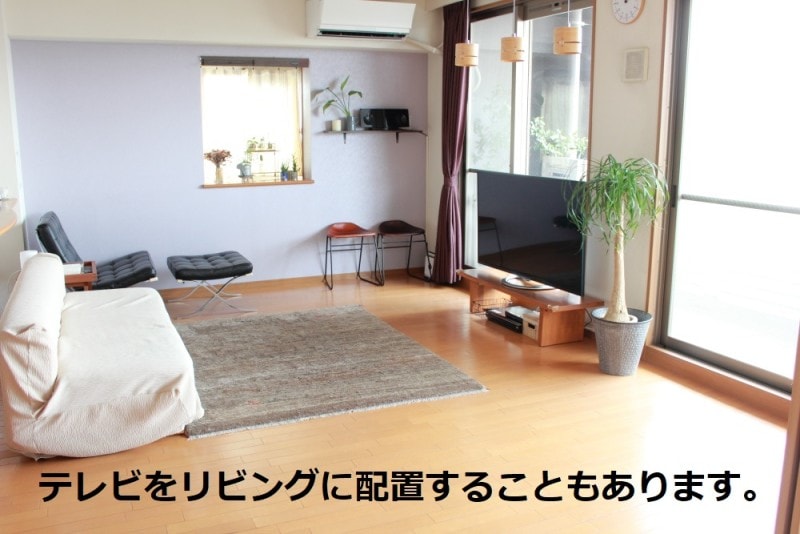 ミニマリストが部屋を快適に保つための方法：テレビをリビングに配置することも