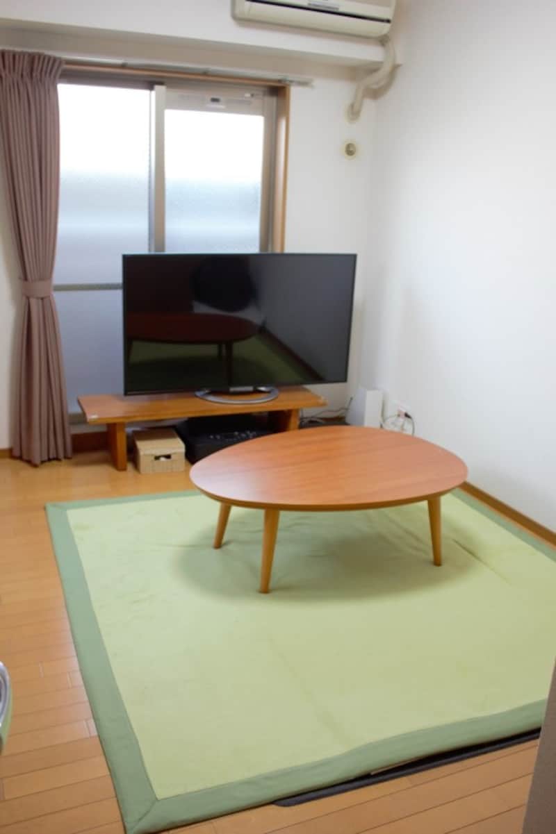 ミニマリストが部屋を快適に保つための方法：テレビ専用の部屋を用意