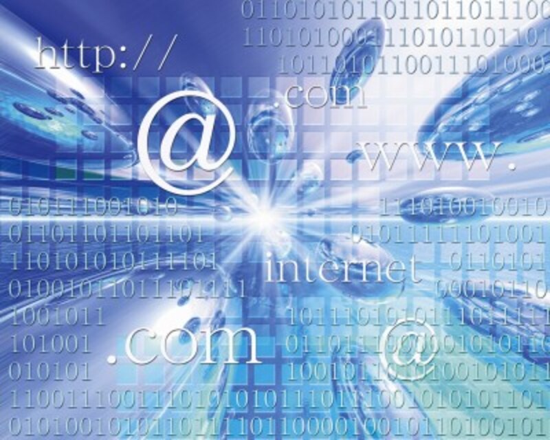 アマゾンは1995年創業の世界最大級のインターネット通販企業です。上場21年で株価2,000ドル、時価総額1兆ドルに到達しましたが、今後も更なる高収益化への準備が進んでおり、長期には一段の成長を遂げていくものと思います。