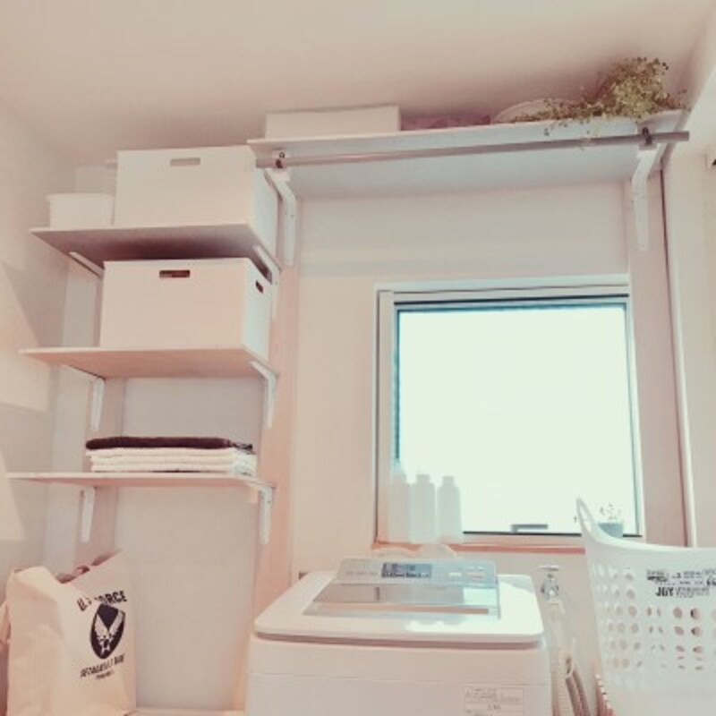 賃貸でもDIYができるラブリコを使用して空いた壁面に棚を設置