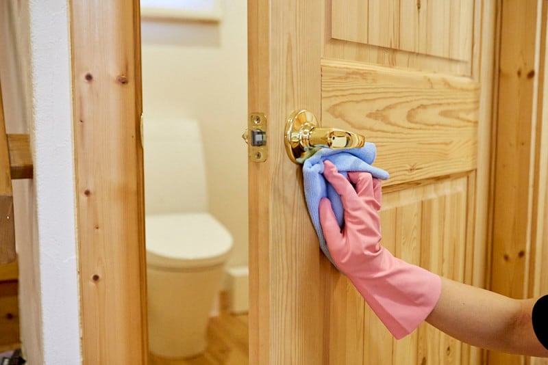 トイレ掃除：ドア