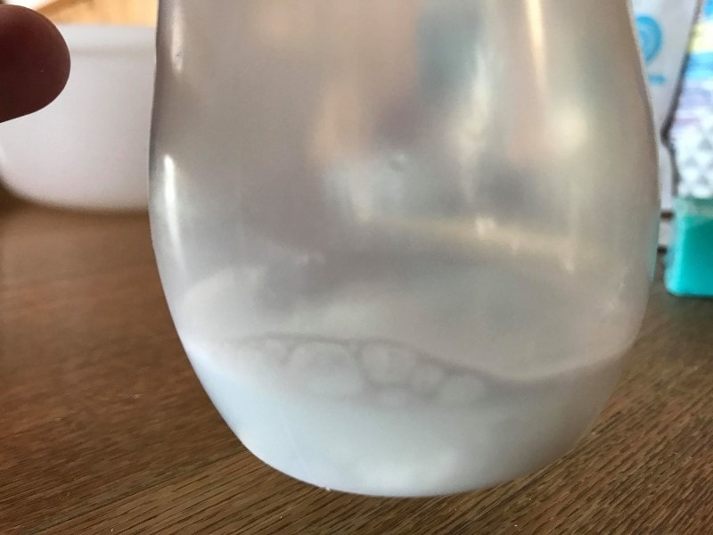 シミ抜き万能漂白剤の作り方は重曹と酸素系漂白剤の液体を1対1で混ぜる