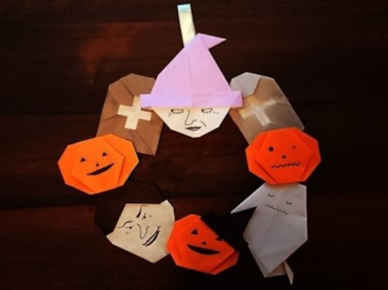 ハロウィンキャラクターで折り紙リースを子供と手作り
