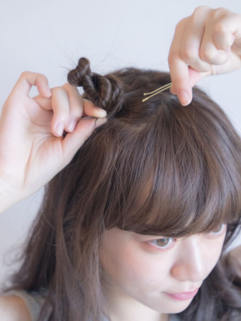 金色のアメピンやカラーピンが可愛い