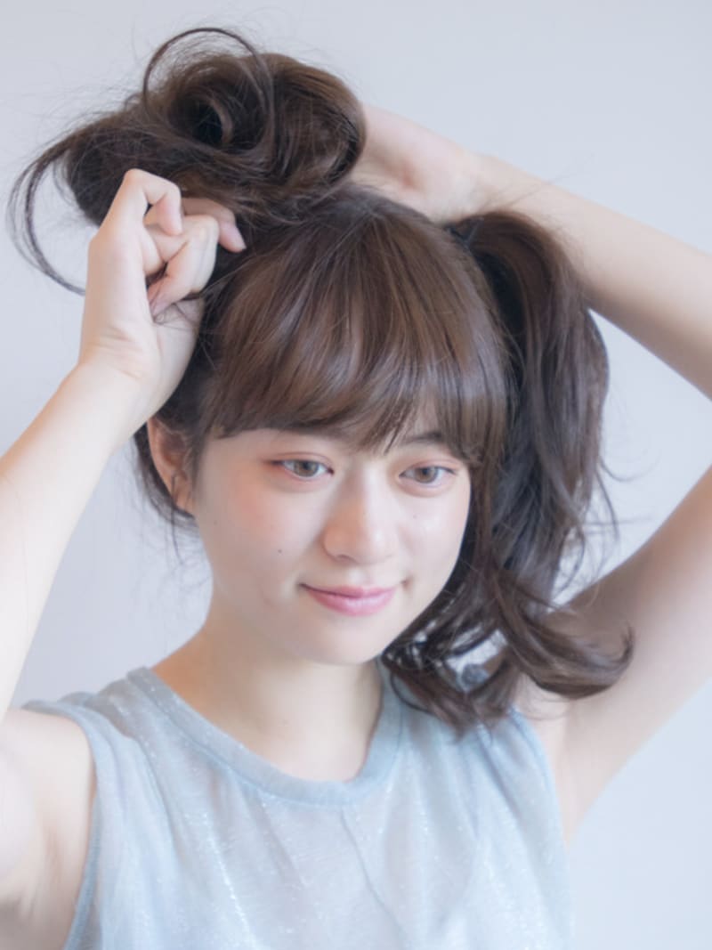 毛束をねじってまとめるとお団子状になる