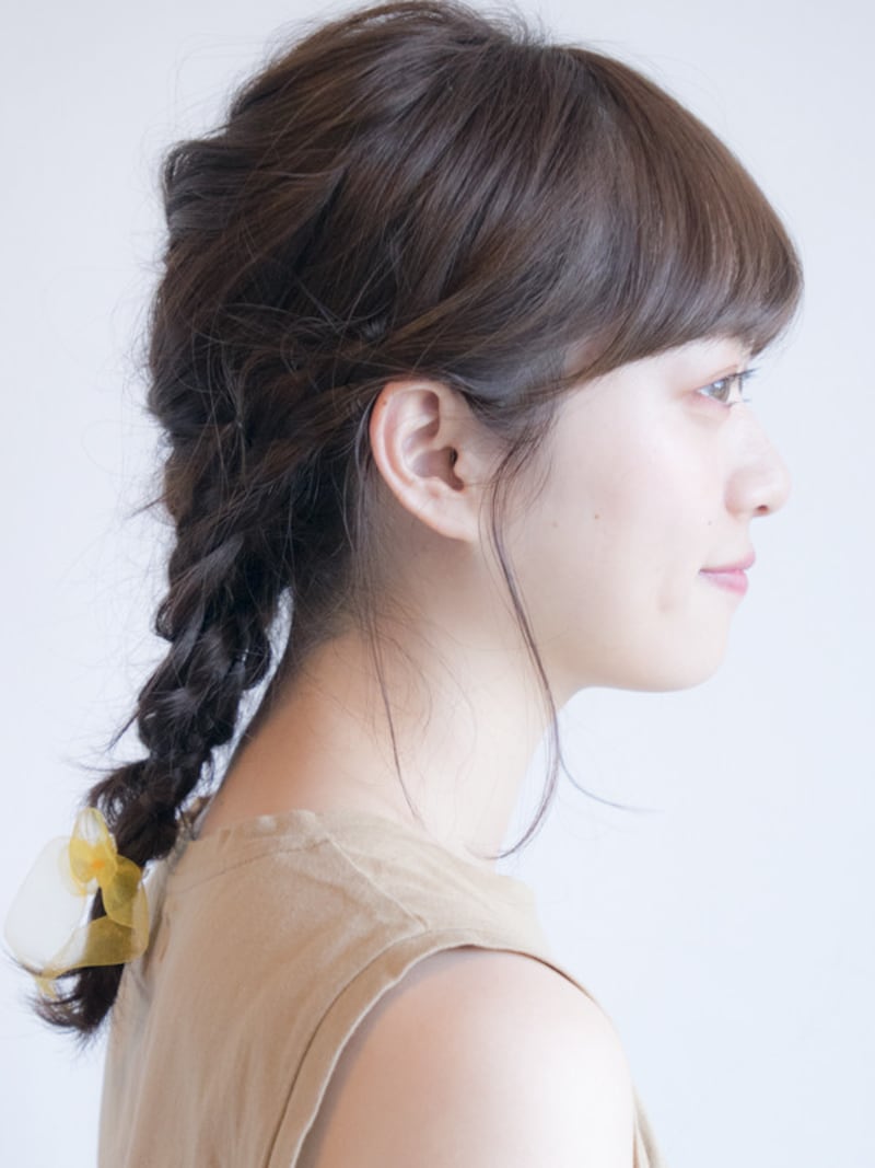 三つ編みヘアで簡単！結婚式向けパーティヘアアレンジ