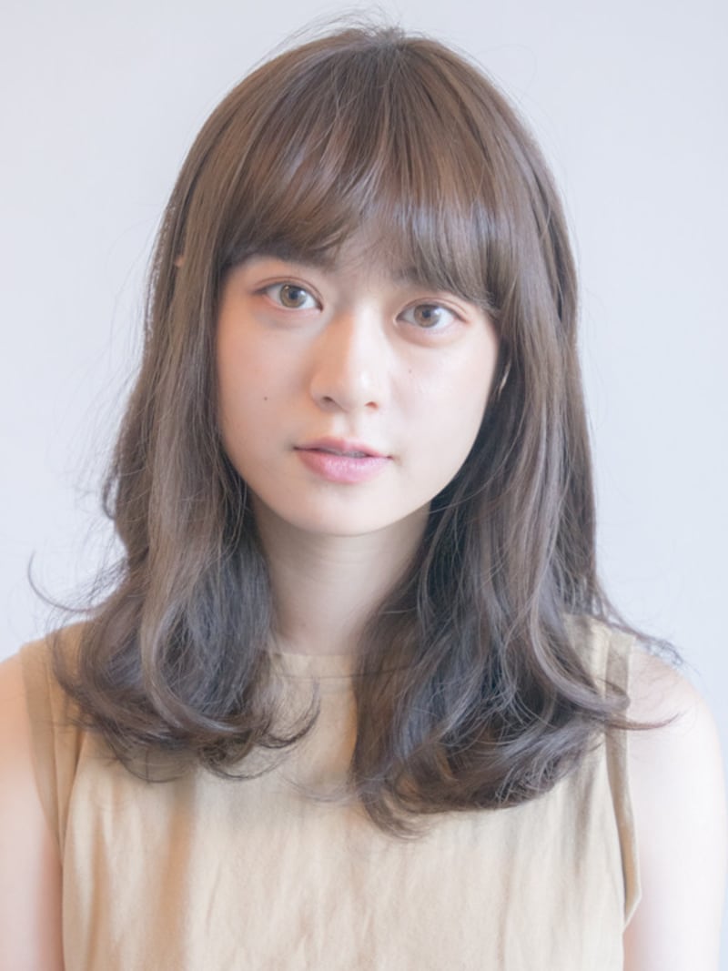 胸上のロングヘア