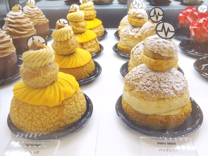 「ミシャラク 表参道」の「ルリジューズ」（税別650円）と「パリ ブレスト」（税別750円）