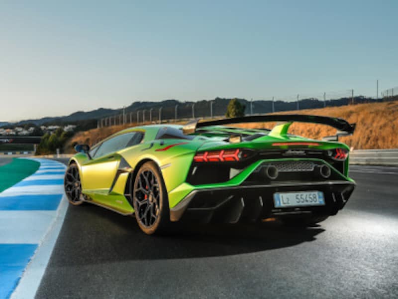 その進化は 最終型 へ アヴェンタドールsvj試乗 ランボルギーニ All About