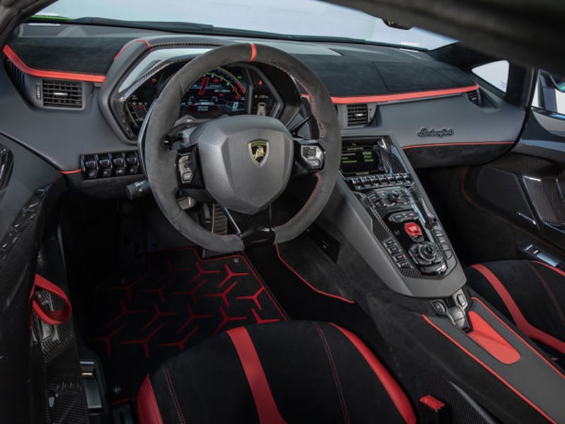 ランボルギーニ アヴェンタドールSVJ