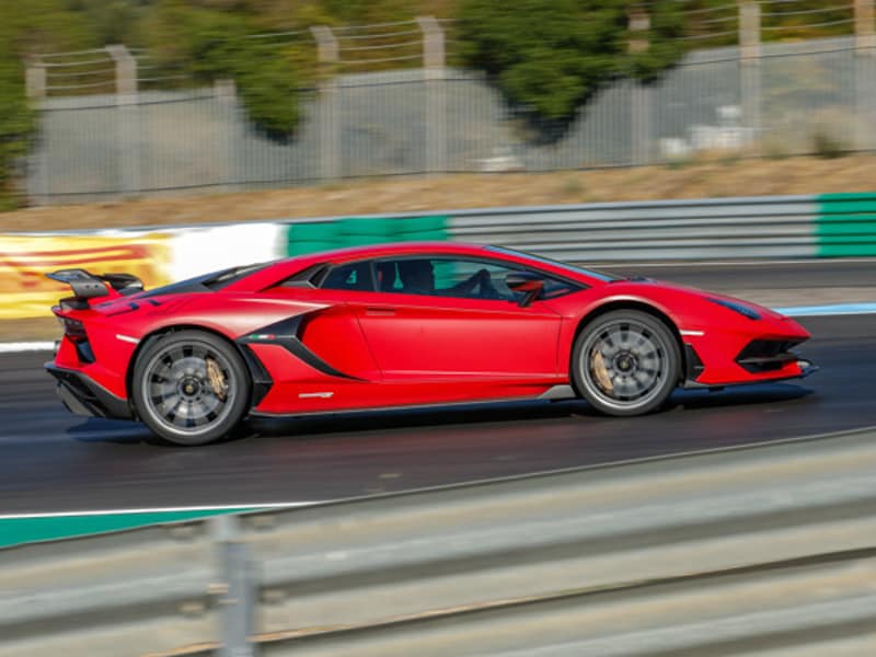 ランボルギーニ アヴェンタドールSVJ