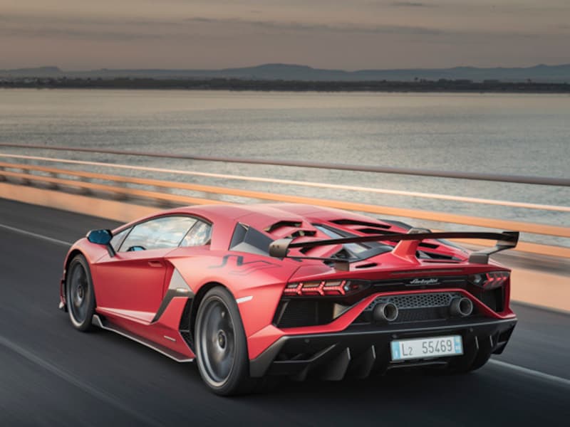 ランボルギーニ アヴェンタドールSVJ