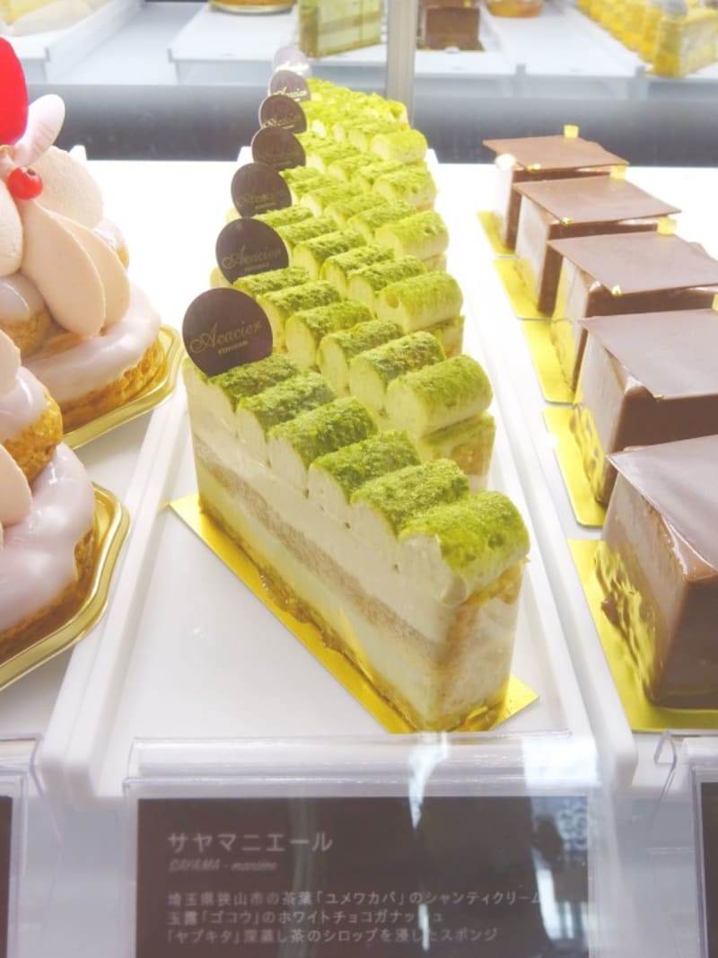 「アカシエ 北浦和本店」の「サヤマニエール」（税別620円）