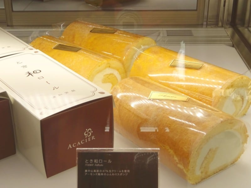 「アカシエ 北浦和本店」オープンに合わせ新発売となった「とき和ロール」（税別1,350円）