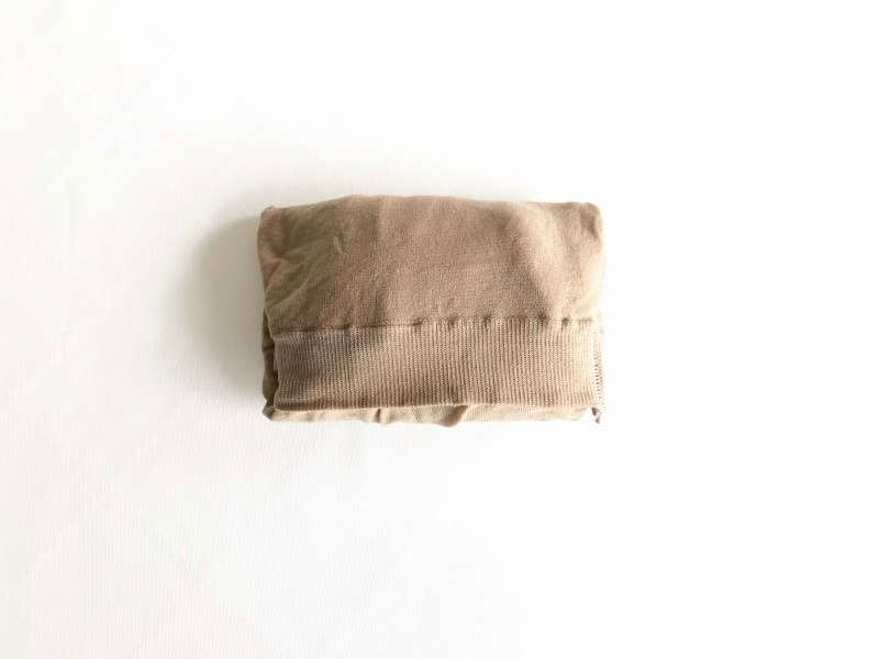 パンストもタイツと同様にたたむとスッキリ