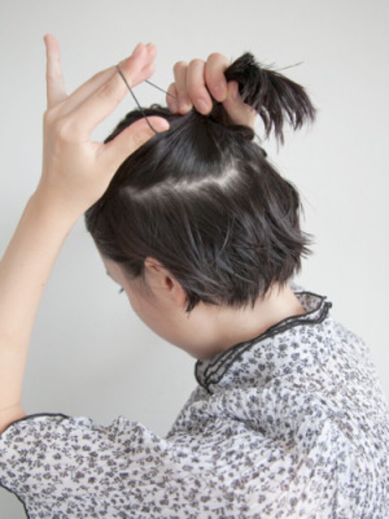 ショートパーマの簡単ヘアアレンジ おしゃれに見えるおすすめ3つ ヘアアレンジ All About ショートパーマの簡単ヘアアレンジ おしゃれに見えるおすすめ3つ ヘアアレンジ All About