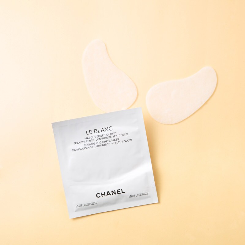 シャネル ル ブラン チーク マスク