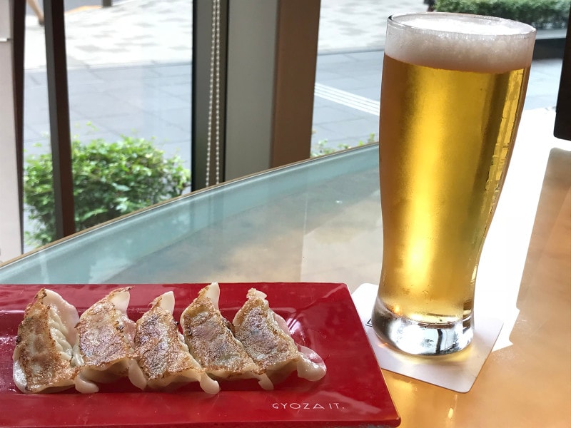 東京ラーメンショー2018　10周年記念企画「なると亭」で提供される餃子とビール